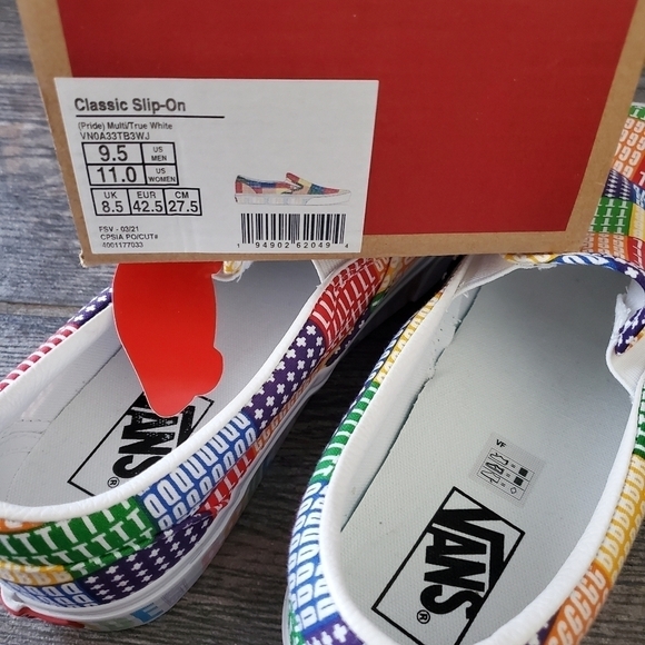 NEW Vans Classic Slip-on Pride Multi True White - Picture 6 of 6